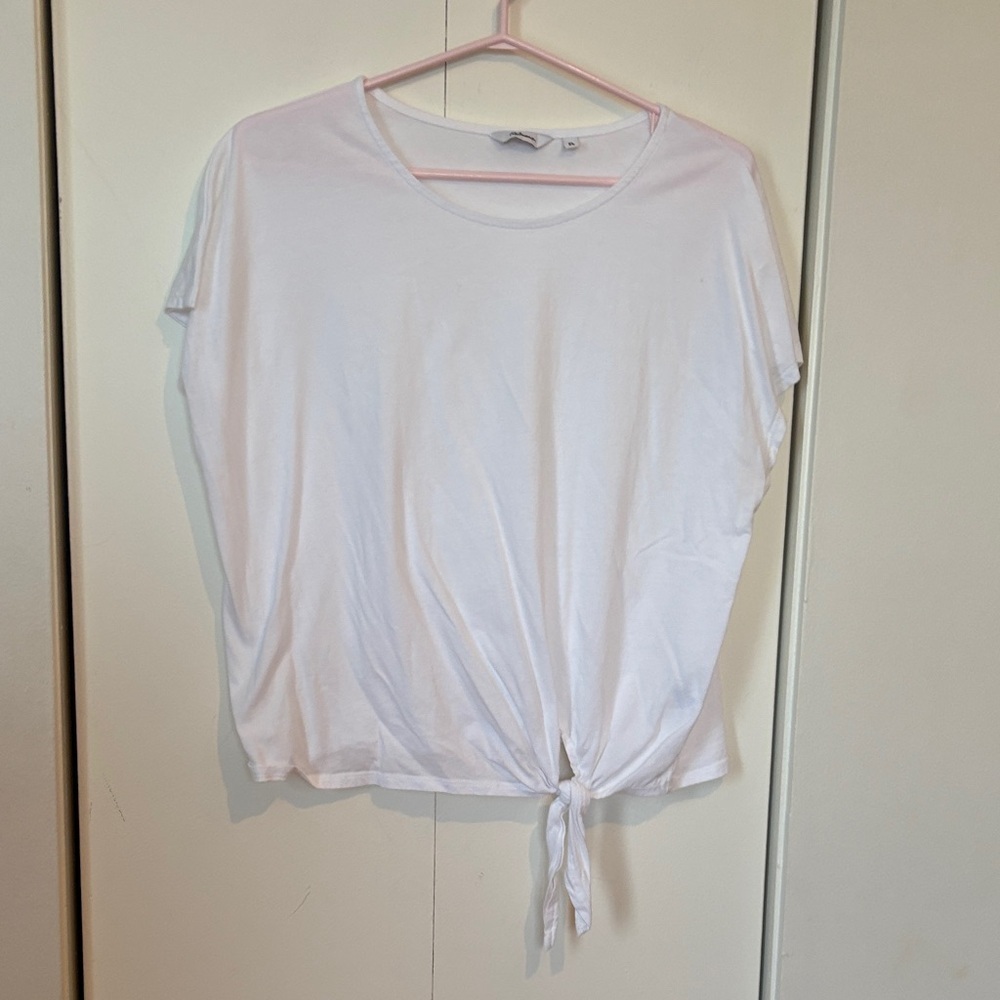 🎉4/30$🎉 Reitmans White Tie-Front Short Sleeve Tee
